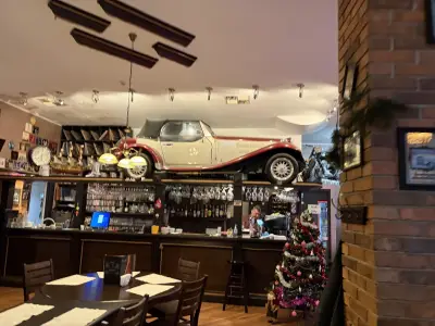 Queen's Pub Pirin Golf