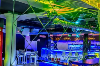 Night Club "P L A Y"