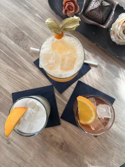 HOOK Lounge