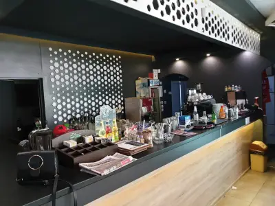 Life, Bar & Kitchen
