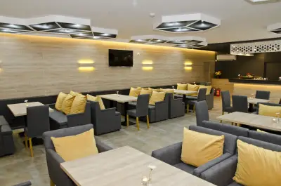 Life, Bar & Kitchen