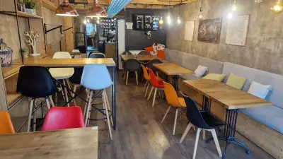 La Fama - Burgers & Shakes