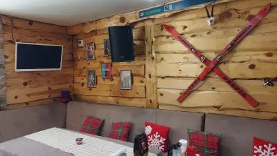 Bar & Grill Wipeout