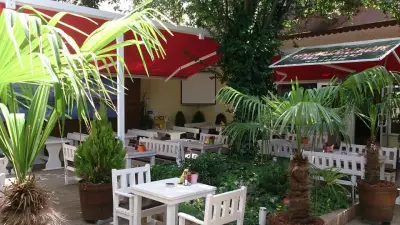 Grill House BBQ & GARDEN