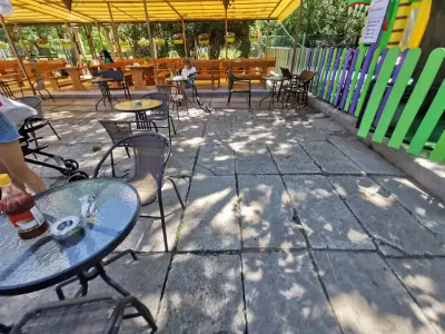Детски кът и бар Запад