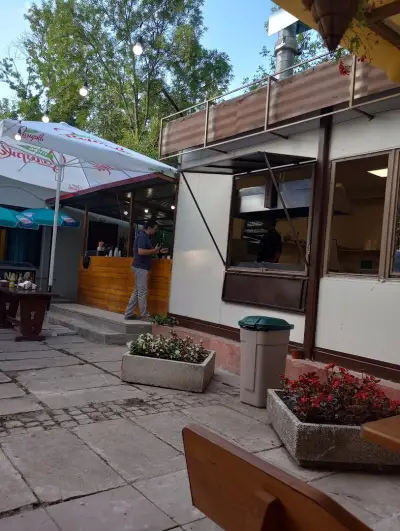 Детски кът и бар Запад