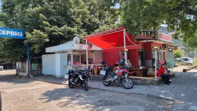 Снекбар "Пияната катеричка"