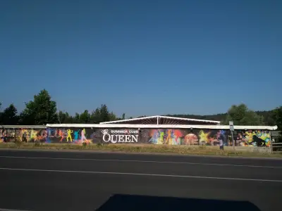 Summer club Queen