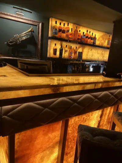 Epoque bar