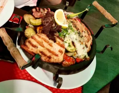 Куинс пъб Банско