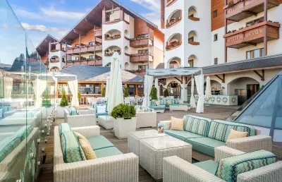 La Veranda Bar & Lounge