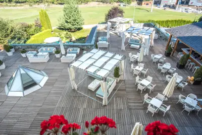 La Veranda Bar & Lounge