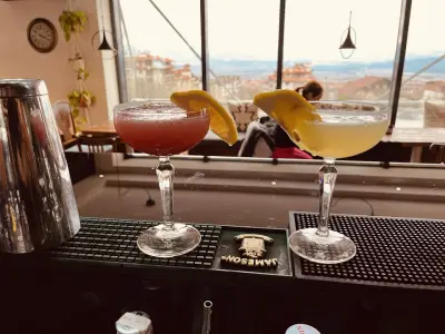 Alexandra Bar