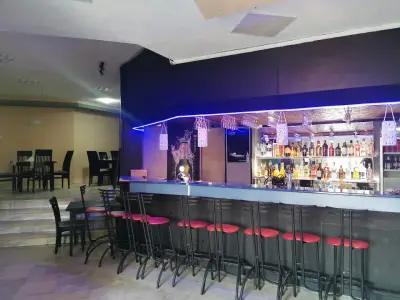 Black Bar & Dinner