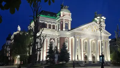 Площад Славейков