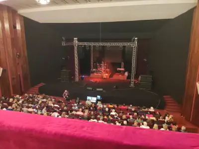 Кино в театър