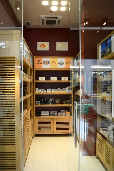 PREMIUM CIGARS & TOBACCO