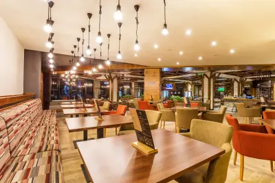 Champions Lobby Bar and Diner