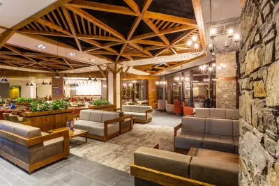 Champions Lobby Bar and Diner