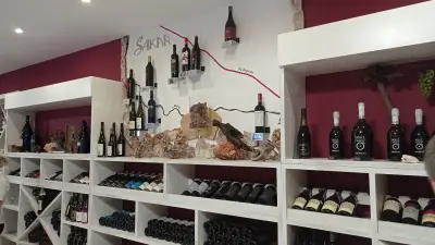 SAKAR wine shop & tasting room