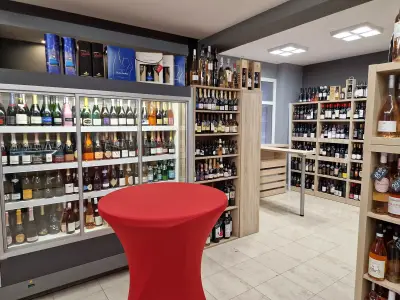 CHAMPAGNE wine shop & bar