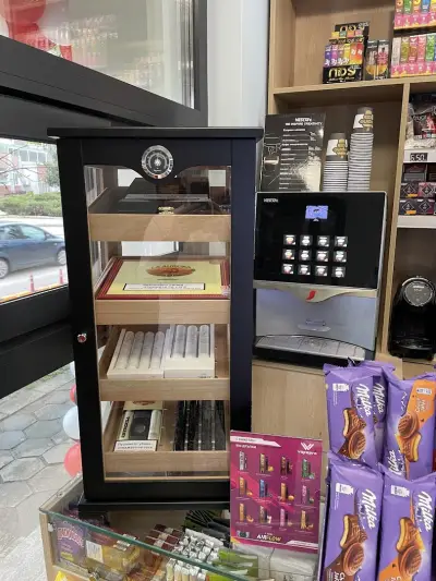 Магазин предлагащ IQOS устройства-Pepino Kiosk и Easy Pay/ Изипей каса/