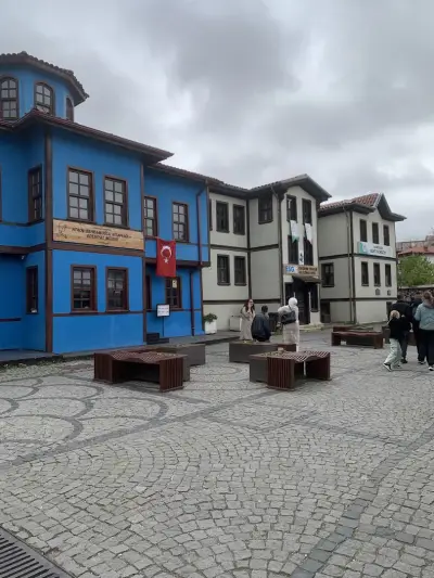 Риа Турс