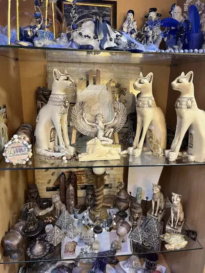 Кристали, таро карти, ръчно изработени бижута - Studio Sekhmet