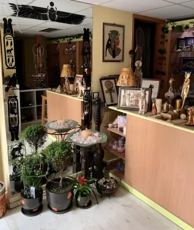 Кристали, таро карти, ръчно изработени бижута - Studio Sekhmet