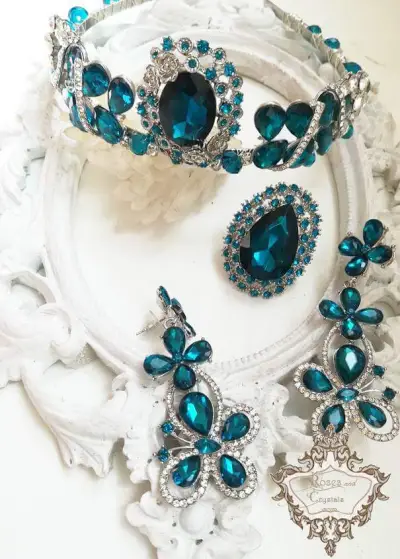 Roses and Crystals-дизайнерски корони, тиари, украси за коса