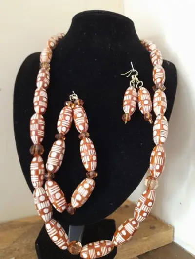 Tina's , Trinkets