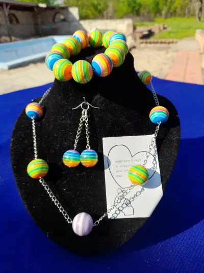 Tina's , Trinkets