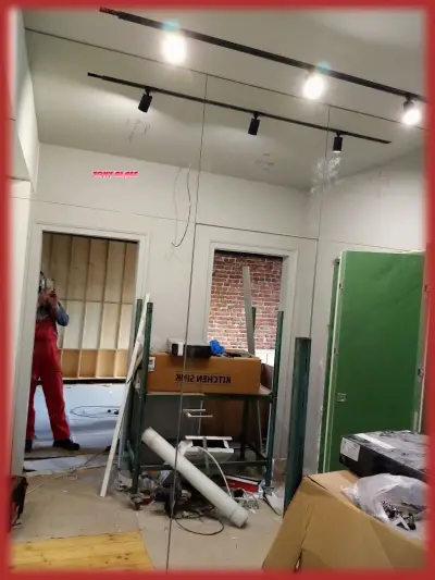 Тони глас