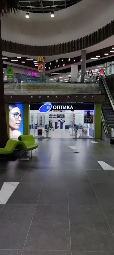 JOY Optics - Holiday Park, партер