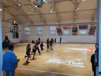 Спортна зала "Дръстър"