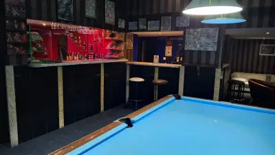9 Ball Billiards Club