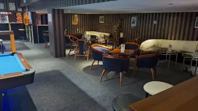 9 Ball Billiards Club