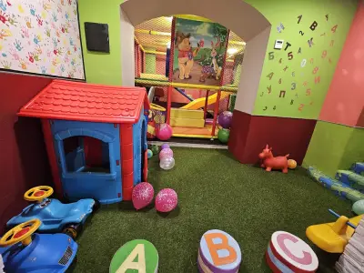 Детски парти център Sofa Play