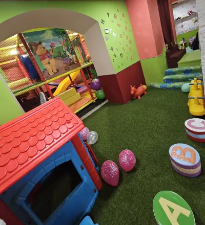 Детски парти център Sofa Play