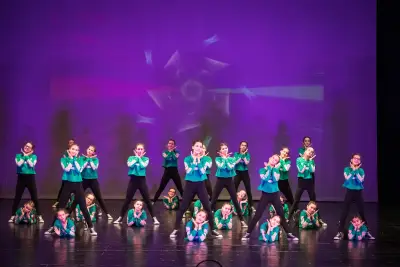 Mirage Dance Formation
