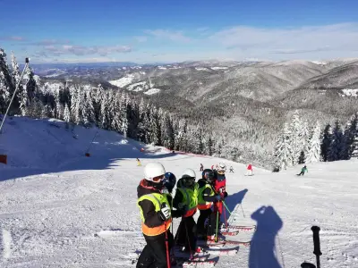 Мечи Чал Ски Училище