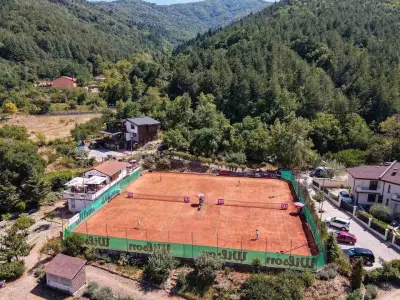Tennis Complex Nushevi / Тенис комплекс Нушеви