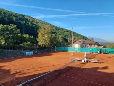 Tennis Complex Nushevi / Тенис комплекс Нушеви