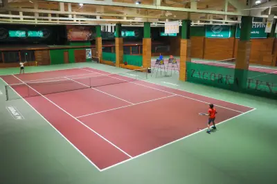 ТЕНИС КЛУБ ИЗИДА