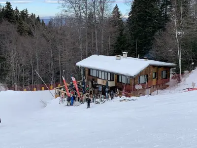 Finish Line Guest House And Food