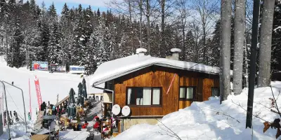 Finish Line Guest House And Food