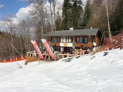 Finish Line Guest House And Food