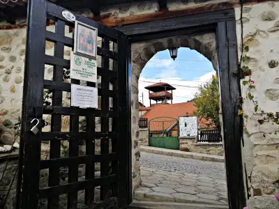 Църква „Св. св. Теодор Тирон и Теодор Стратилат“