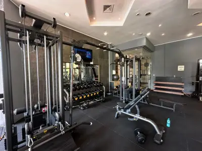 Фитнес център "Emerald Spa & Wellness Center"