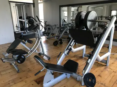 fitness LiveMax/ Фитнес в Китен/ Протеинов бар/ Сауна/ Масажи/ Gym Китен